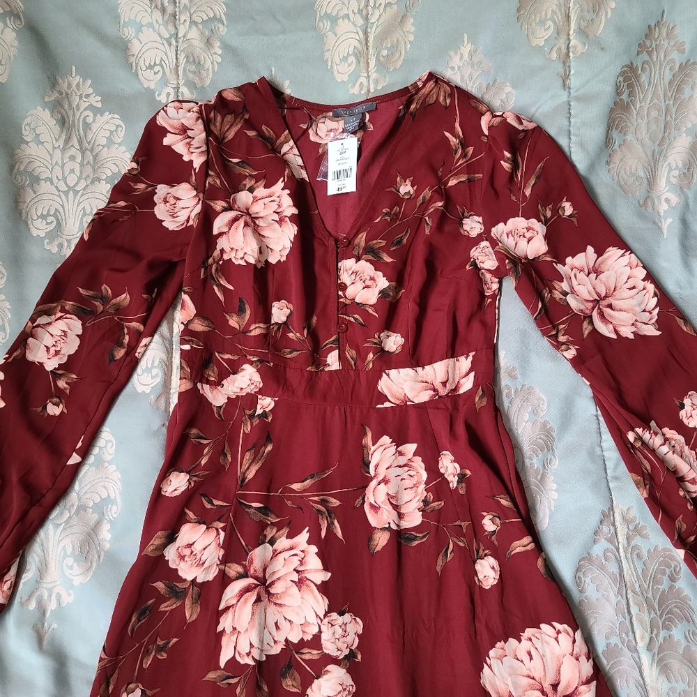 (SOLD) NWT long sleeved maxi dress